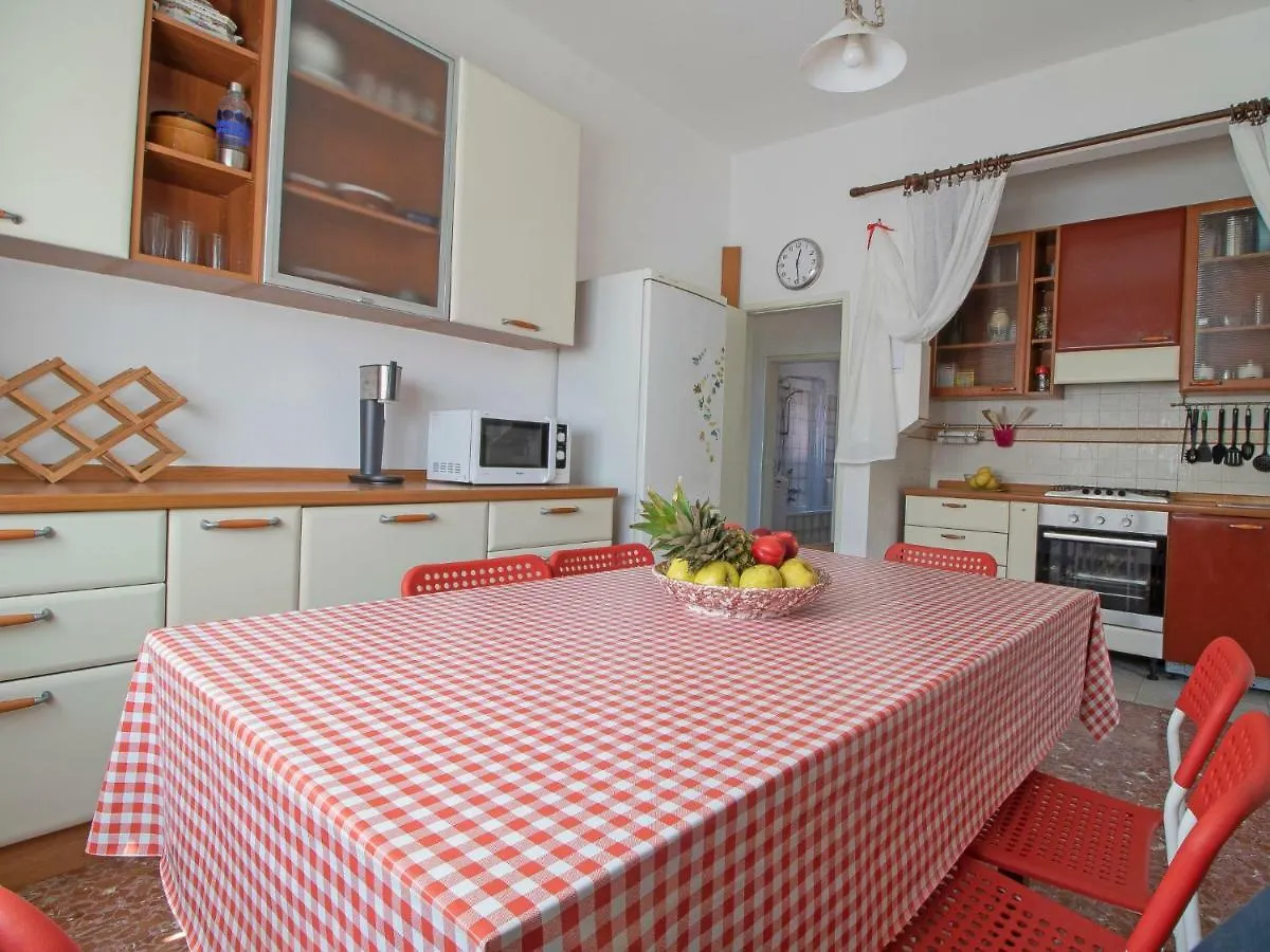 Apartment Sandra By Interhome Le Focette Италия